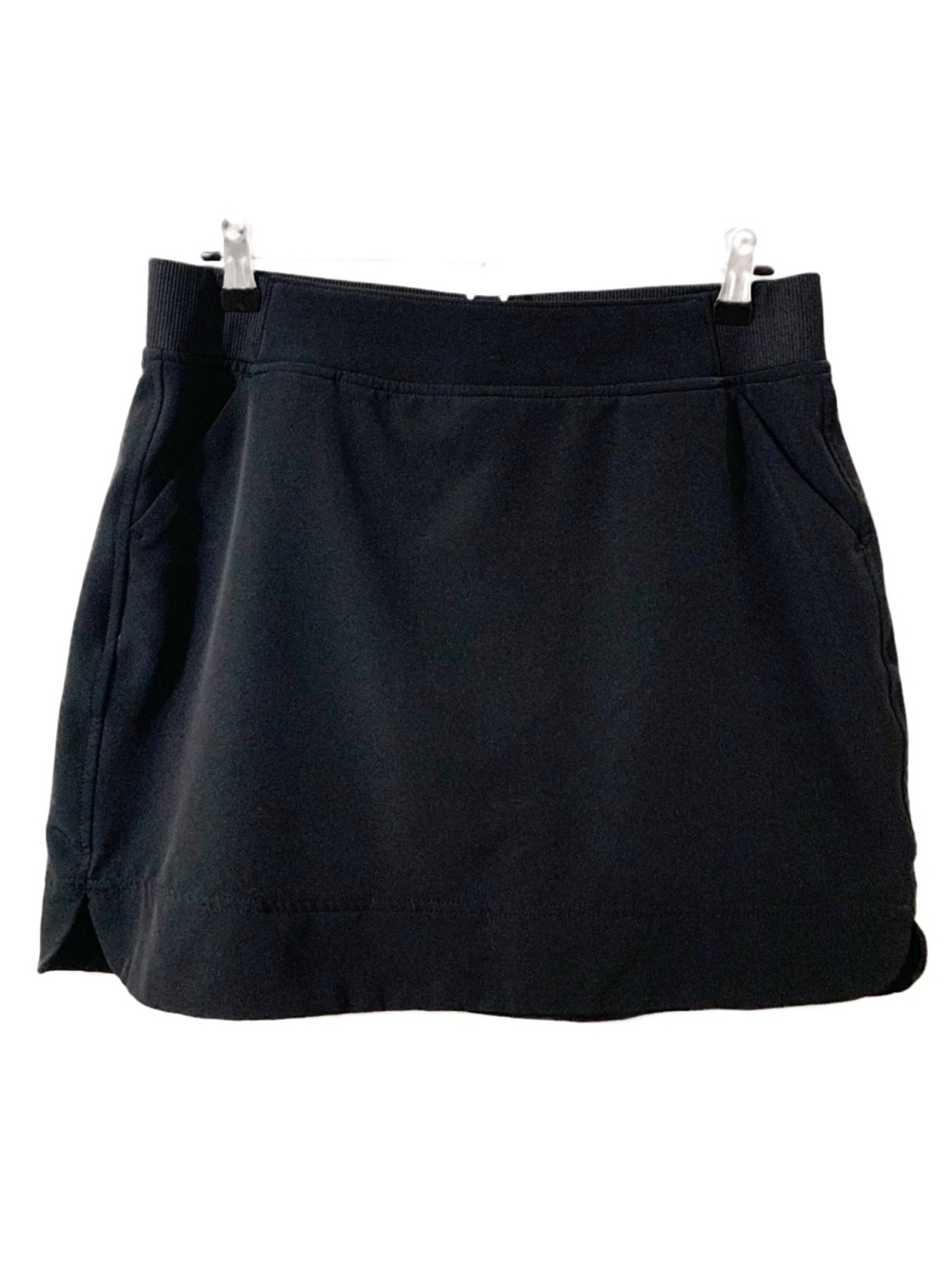 32 DEGREES Cool Wicking Sporty Athletic Skirt Rounded Side Vent Ribbed Waistline